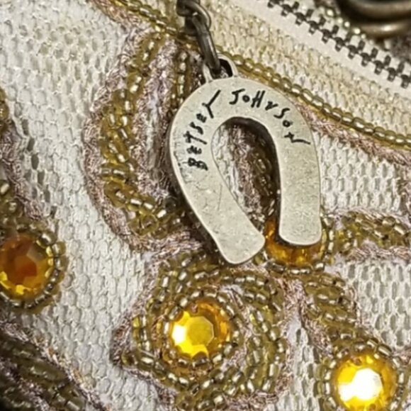 NWT Betsey Johnson  SHOULDER BAG - Picture 8 of 10